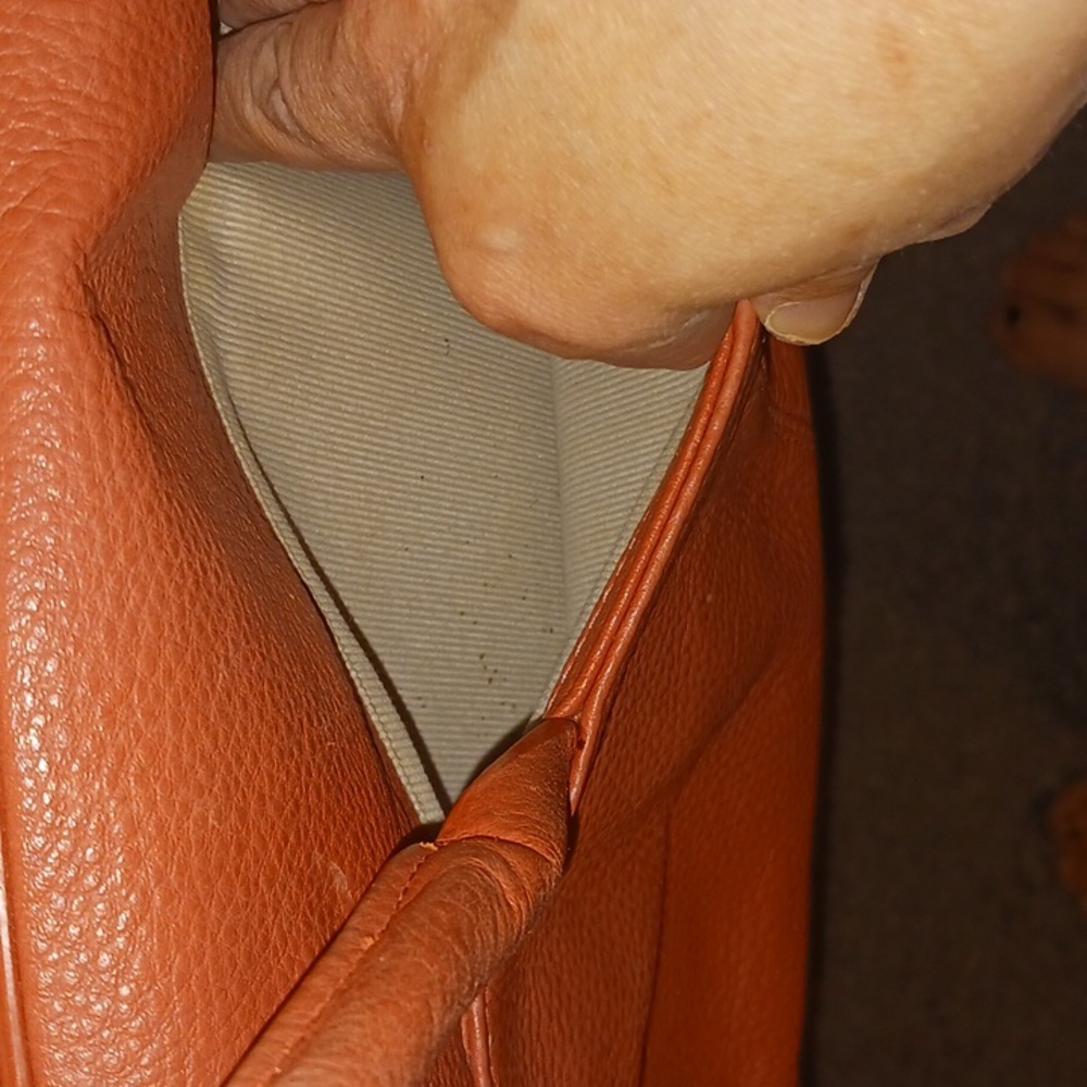 Handbag - Picture 6 of 10